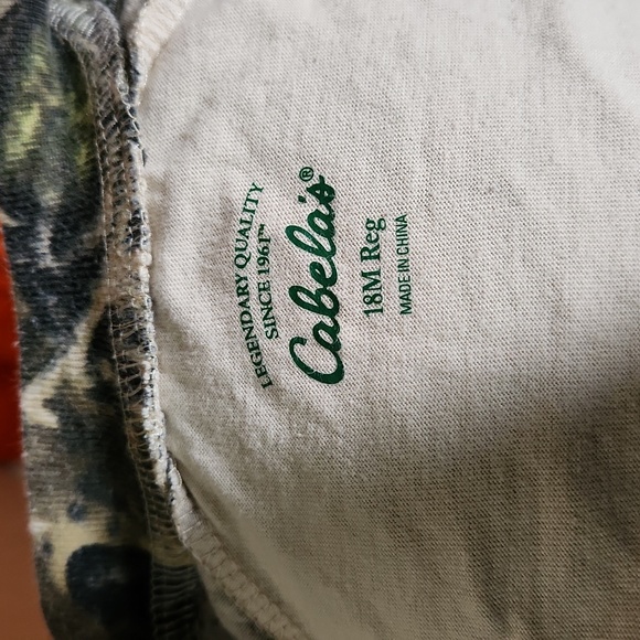 Carhartt, Cabela's & John Deere triple bodysuit + hat baby lot - Picture 5 of 11